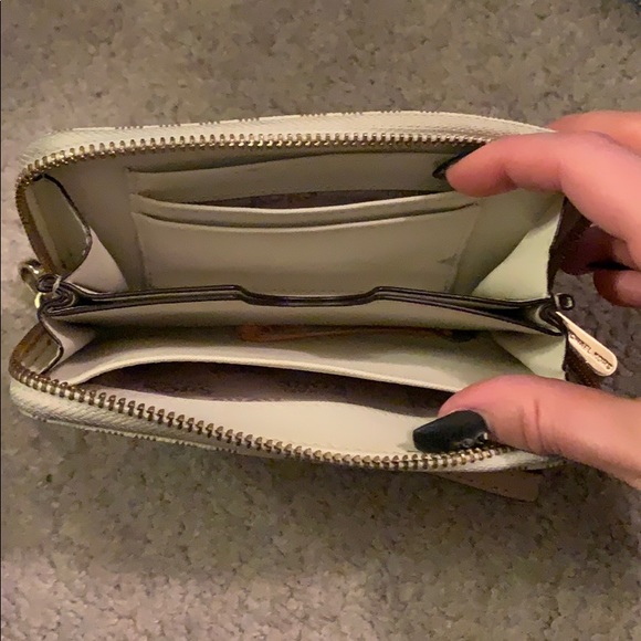 Michael Kors Wallet - Picture 2 of 2